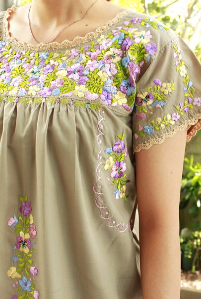 画像3: サンアントニーノ刺繍ブラウス (3)