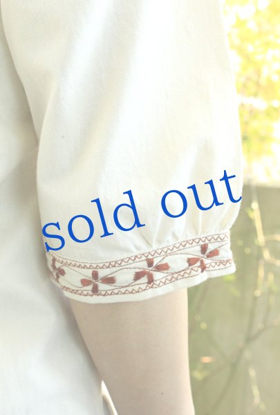 画像4: ミヘ刺繍のトップス (4)