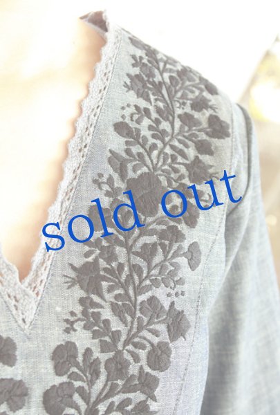 画像5: パンジー刺繍ベルスリーブトップス　国内仕立て (5)