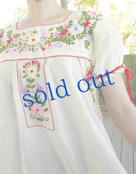 画像5: ロープタイ袖のガーゼ刺繍トップス (5)