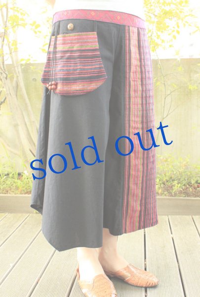 画像3: モン族刺繍リメイクフレアアパンツ (3)