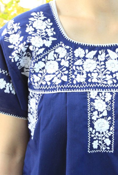 画像1: プエブラ刺繍細かいデザインの半袖トップス (1)