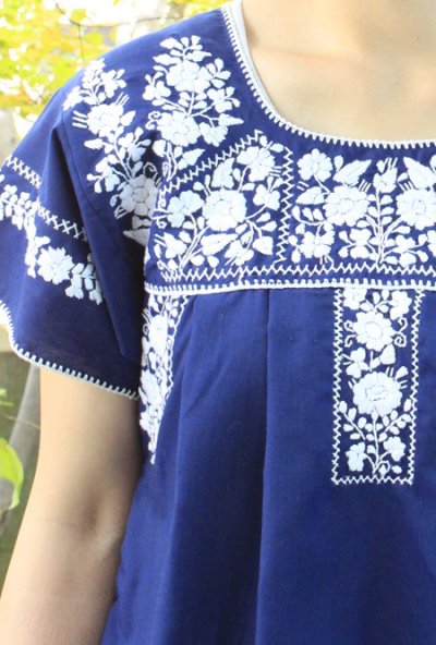 画像2: プエブラ刺繍細かいデザインの半袖トップス