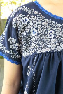 メキシコ刺繍　マリアさん　チュニック　ネイビー マリアさんの刺繍チュニック・メキシコ刺繍・オアハカ