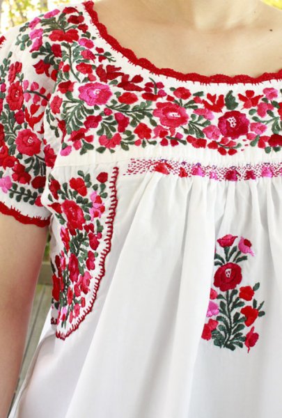 画像1: 「サンアントニーノ」 刺繍ブラウス (1)