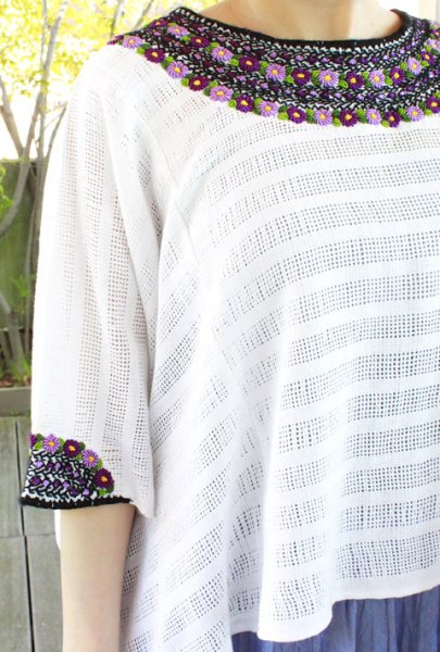 画像2: グアテマラ刺繍と手織り透かし織り生地 (2)