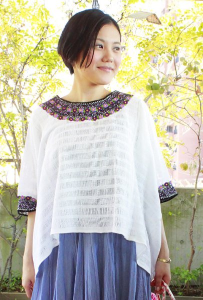 画像1: グアテマラ刺繍と手織り透かし織り生地 (1)