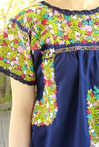 画像1: 「サンアントニーノ」 刺繍チュニックブラウス　 (1)