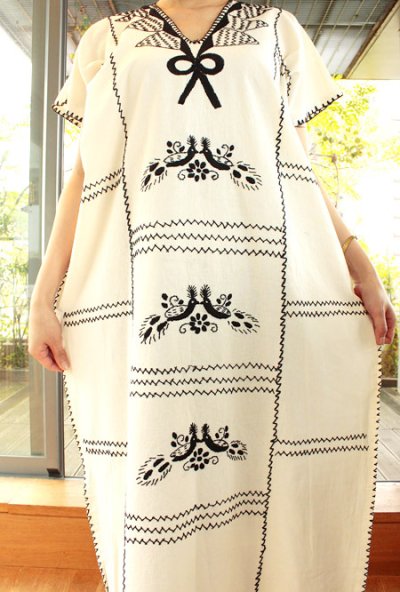 画像2: 刺繍ウィピルトップス-孔雀の刺繍　