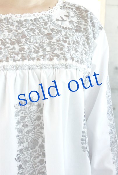 画像2: サンアントニーノ刺繍長そでブラウス  (2)