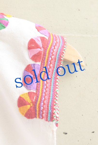 画像4: メキシコ刺繍のウィピルトップス (4)