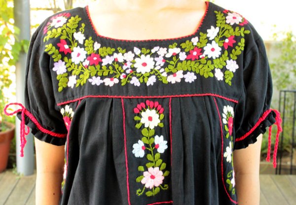 画像5: ロープタイ袖のガーゼ刺繍トップス (5)