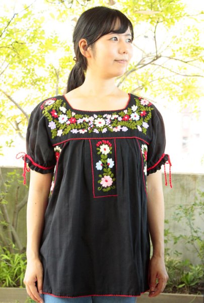 画像2: ロープタイ袖のガーゼ刺繍トップス (2)