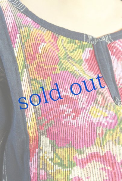 画像4: 藍の染と刺繍の織生地長そでトップス (4)