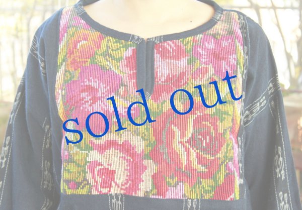 画像5: 藍の染と刺繍の織生地長そでトップス (5)