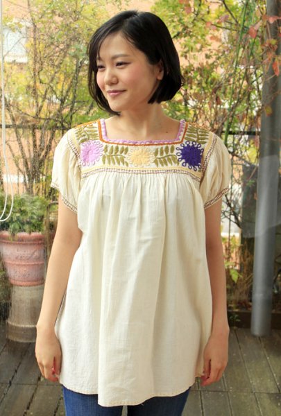 画像1: メキシコ刺繍長そでブラウス「チアパス」  (1)