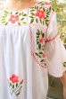 画像2: ガーゼ生地7分袖の花刺繍チュニック (2)