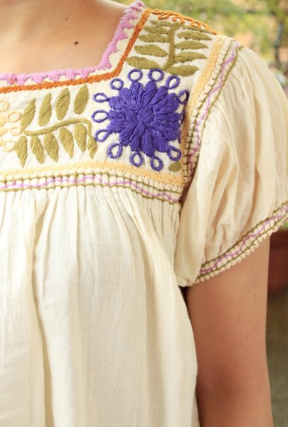 画像2: メキシコ刺繍長そでブラウス「チアパス」  (2)
