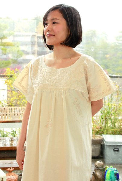 画像3: サンアントニーノ刺繍チュニックブラウス (3)