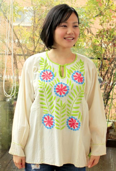 画像2: メキシコ刺繍長そでブラウス「チアパス」   (2)