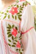 画像4: ガーゼ生地7分袖の花刺繍チュニック (4)