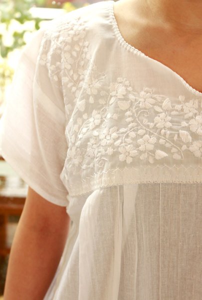 画像2: メキシコ刺繍のトップス　 (2)