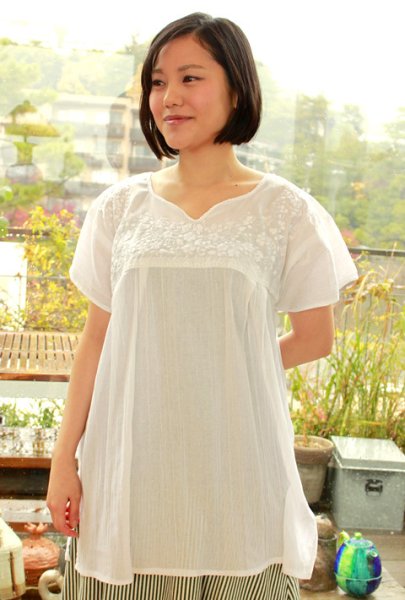 画像1: メキシコ刺繍のトップス　 (1)