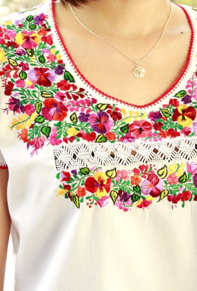 画像1: サンアントニーノ刺繍パフスリーブトップス (1)