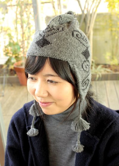 画像1: アルパカ細糸毛糸の手編み帽子