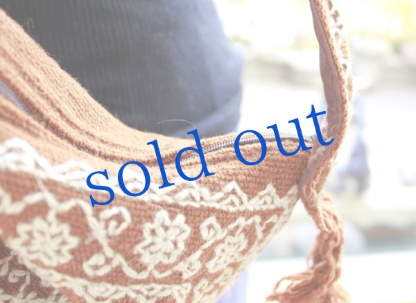 画像5: 手つむぎ・手織りウールの刺繍バッグ (5)