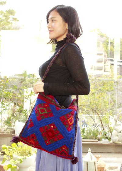 画像1: 手つむぎ・手織りウールの刺繍バッグ