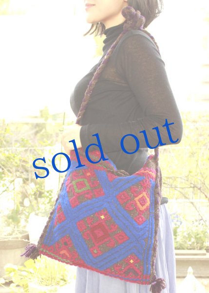 画像1: 手つむぎ・手織りウールの刺繍バッグ (1)