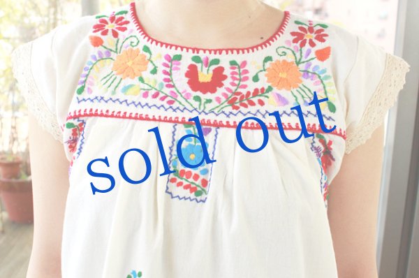画像5: 定番メキシコ刺繍フレンチスリーブワンピース  (5)