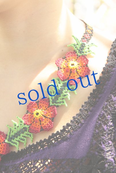 画像4: ウィチョルビーズの花ネックレス　 (4)