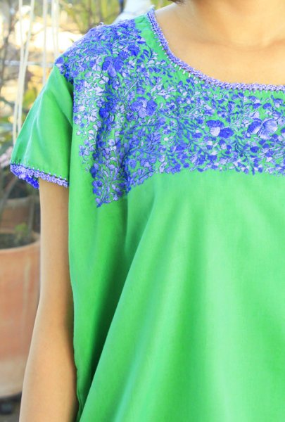 画像2: サンアントニーノ刺繍ブラウス  (2)