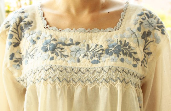 画像5: ベルスリーブのガーゼ刺繍トップス (5)