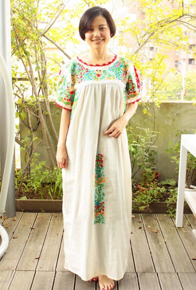 画像1: ガーゼ刺繍のチュニックワンピース