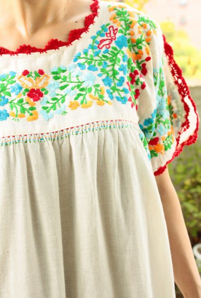 画像2: ガーゼ刺繍のチュニックワンピース  (2)