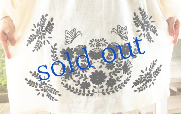 画像4: モノトーン刺繍のガーゼチュニック (4)