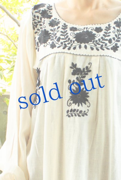 画像2: モノトーン刺繍のガーゼチュニック (2)