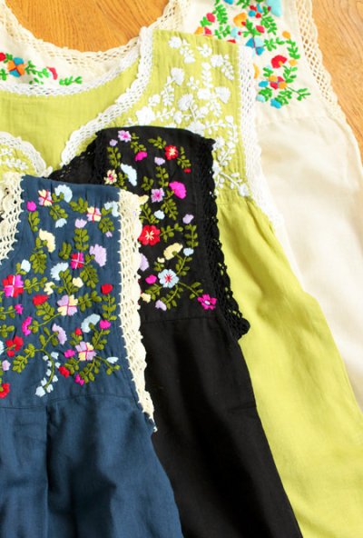 画像1: クロシェ編みと花刺繍のガーゼトップス