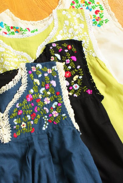 画像1: クロシェ編みと花刺繍のガーゼトップス (1)