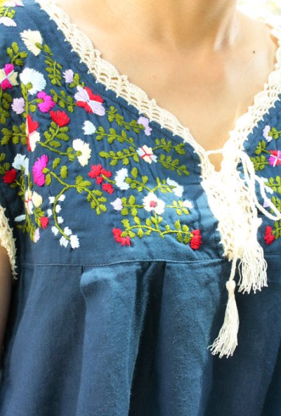 画像3: クロシェ編みと花刺繍のガーゼトップス