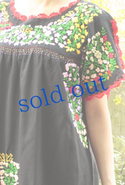 画像2: ガーゼ刺繍のロング丈ワンピース　 (2)