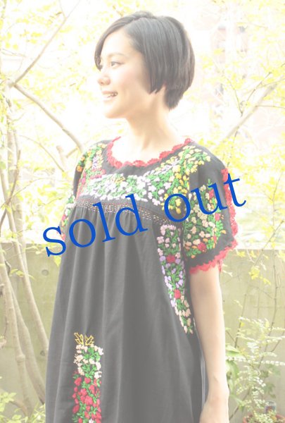 画像3: ガーゼ刺繍のロング丈ワンピース　 (3)