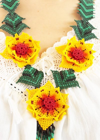 画像2: ウィチョルビーズの花ネックレス　