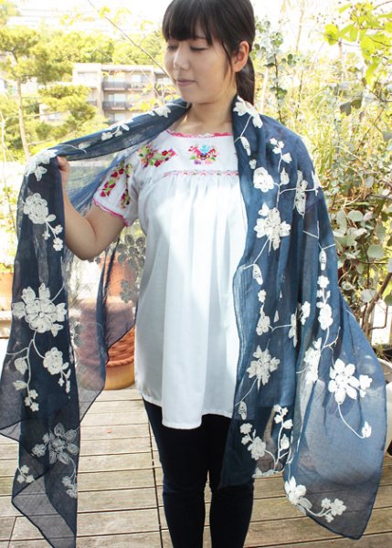 画像5: 草花の刺しゅう入りストール (5)