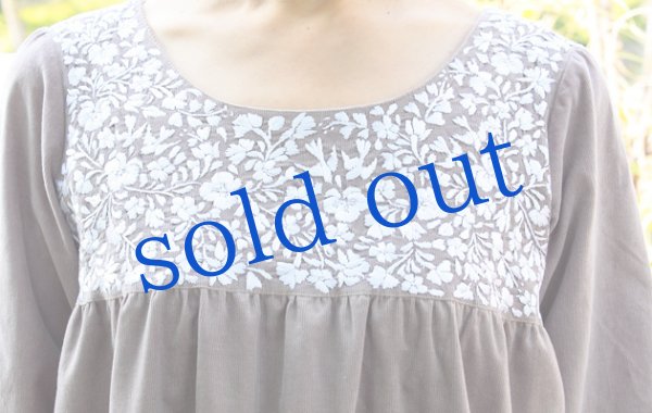 画像4: 日本生地「サンアントニーノ」 刺繍ワンピース (4)