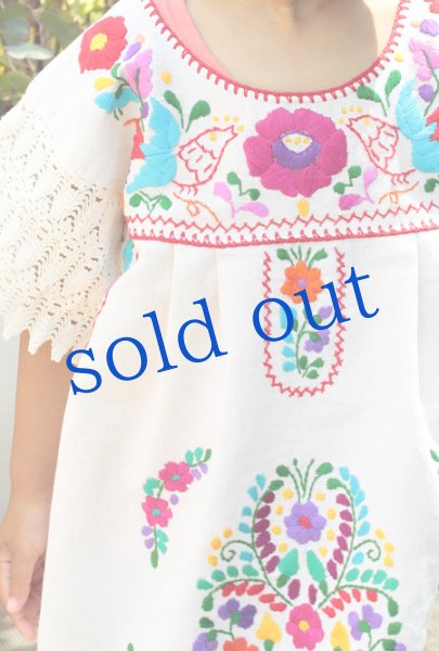 画像4: レース袖のメキシコ刺繍のワンピース (4)