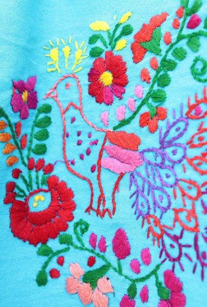 画像2: 孔雀柄メキシコ刺繍のチュニック (2)